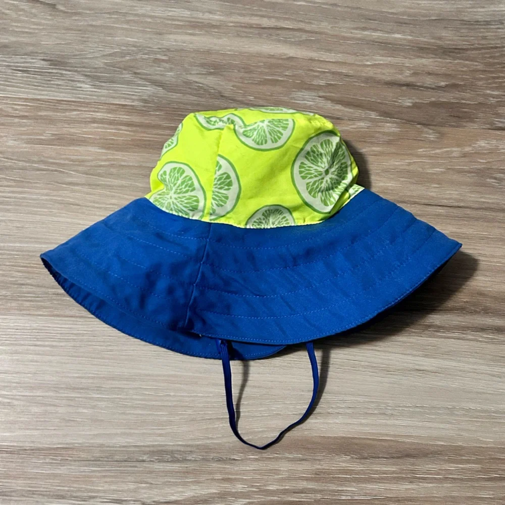 Top Paw | Bucket Hat for Medium Sized Dog
